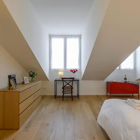 Novara, 6 - Attic With Style Milán